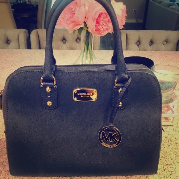Michael Kors Handbags - 🔥Navy Blue Michael Kors Handbag🔥